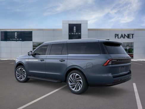 New 2026 Lincoln Navigator L Premier AWD/4WD image 4