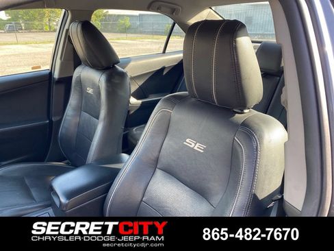 Used 2014 Toyota Camry SE FWD image 12