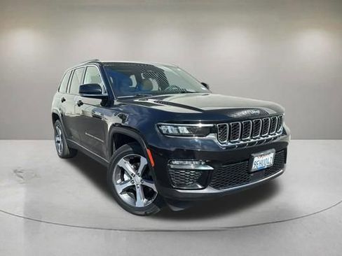 Used 2023 Jeep Grand Cherokee Limited AWD/4WD image 1