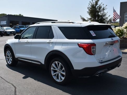 Used 2023 Ford Explorer Platinum w/ Technology Package AWD/4WD image 2