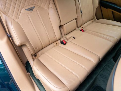 Used 2021 Bentley Bentayga AWD/4WD image 49