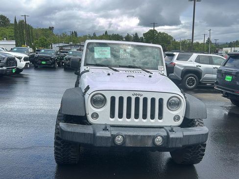 Used 2015 Jeep Wrangler Unlimited Sport w/ Quick Order Package 24S AWD/4WD image 7