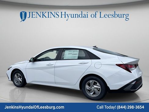 New 2026 Hyundai Elantra SE FWD image 8