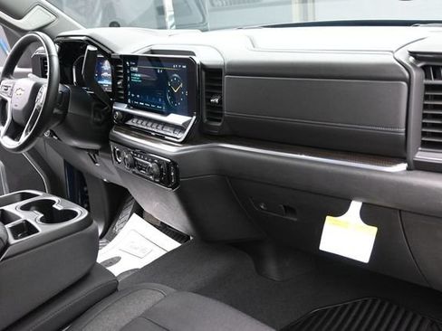 Used 2024 Chevrolet Silverado 1500 LT AWD/4WD image 29