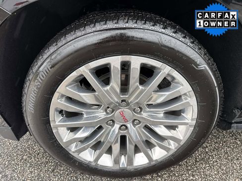 Used 2023 GMC Yukon XL Denali w/ Advanced Technology Package image 11