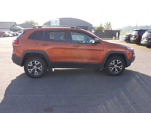 Used 2015 Jeep Cherokee Trailhawk w/ Trailer Tow Group AWD/4WD image 4