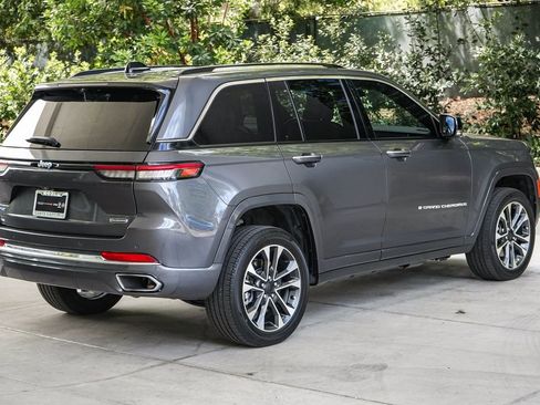 Used 2023 Jeep Grand Cherokee Overland w/ Advanced Protech Group III AWD/4WD image 6