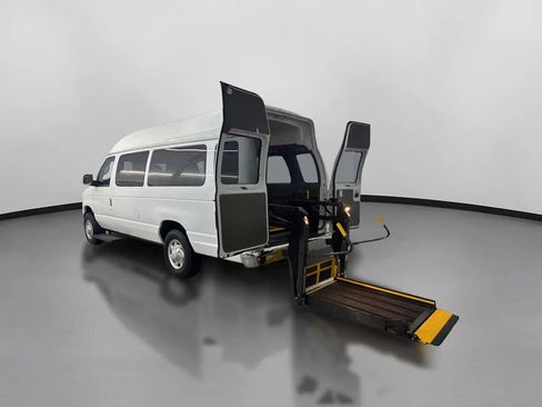 Used 2013 Ford E-250 and Econoline 250 Extended Van 3D w/ PWR Group image 7