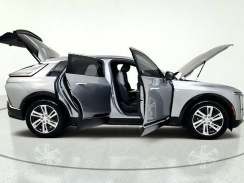 Used 2024 Cadillac Lyriq Tech w/ Driver Assist Package RWD image 20
