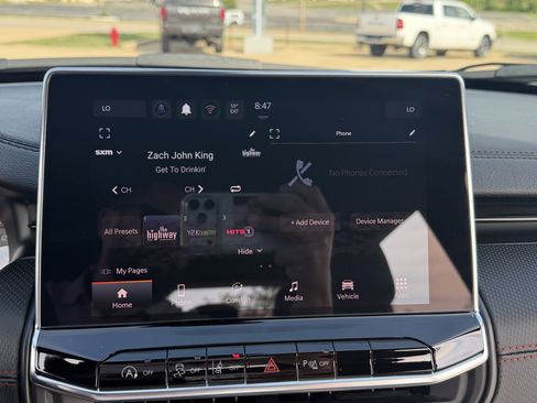 Used 2025 Jeep Compass Trailhawk AWD/4WD image 21