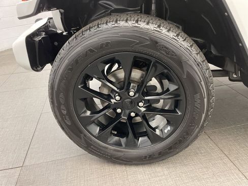 Used 2021 Jeep Wrangler Unlimited Sahara AWD/4WD image 10