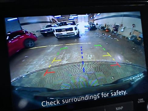 Used 2023 Nissan Frontier PRO-4X w/ Technology Package image 17