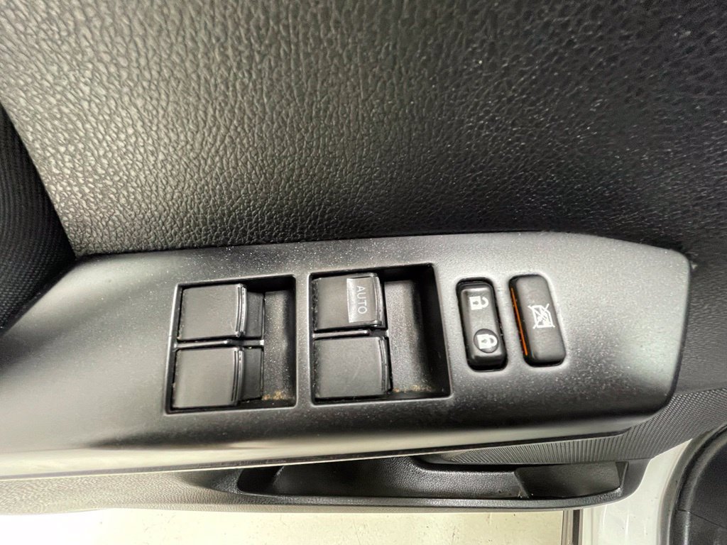 Used 2016 Toyota RAV4 LE AWD/4WD image 12