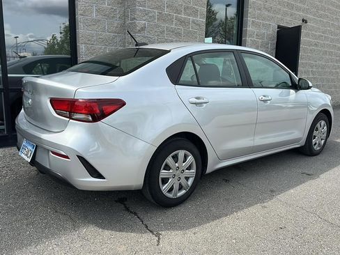 Used 2022 Kia Rio LX image 2