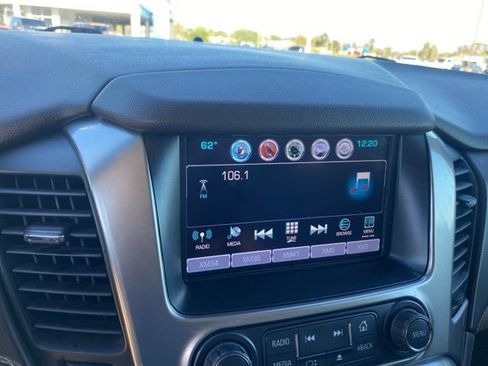 Used 2017 Chevrolet Suburban LT image 26