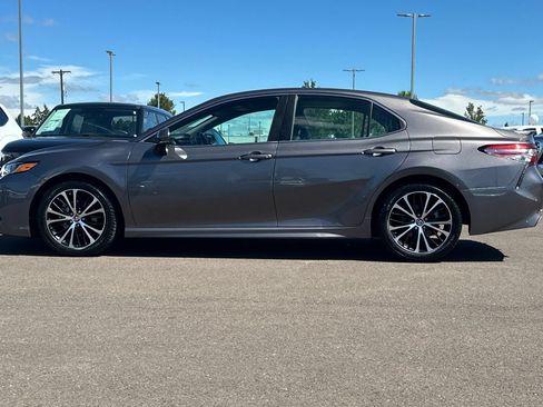 Used 2018 Toyota Camry SE w/ Moonroof Package FWD image 7