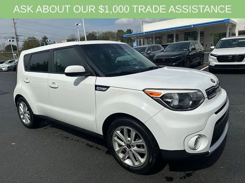 Used 2018 Kia Soul + image 1