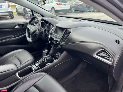Used 2019 Chevrolet Cruze Premier FWD image 24