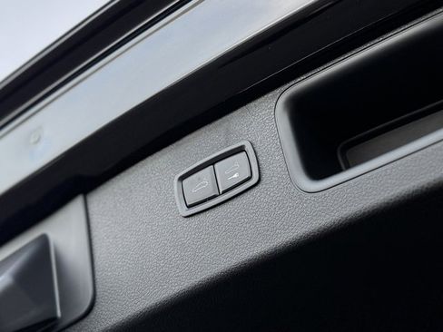 New 2026 Porsche Macan image 34