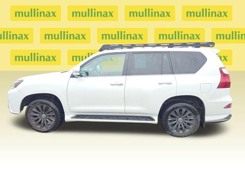 Used 2021 Lexus GX 460 Premium w/ Accessory Package AWD/4WD image 11