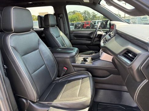 Used 2021 GMC Yukon SLT w/ SLT Luxury Plus Package RWD image 32