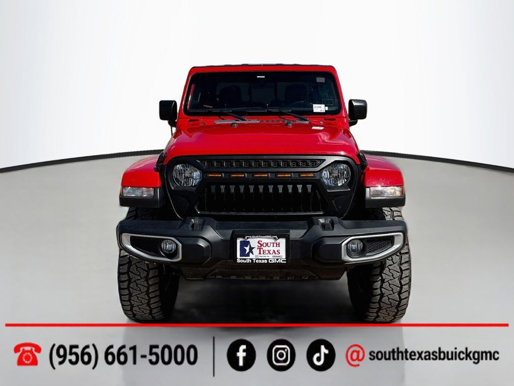 Used 2023 Jeep Gladiator Overland AWD/4WD image 2