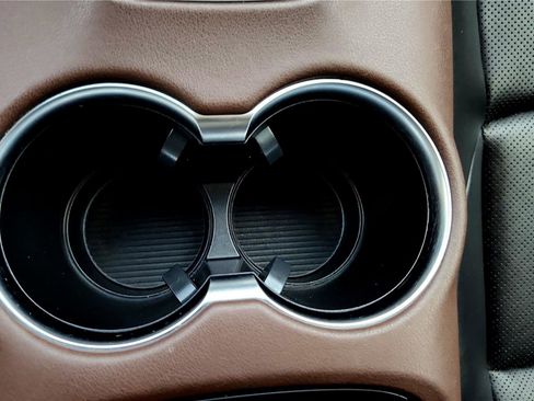 Used 2021 Toyota Venza Limited image 34