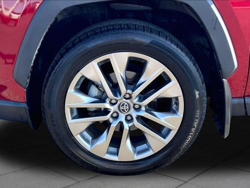 Used 2021 Toyota RAV4 XLE Premium FWD image 11