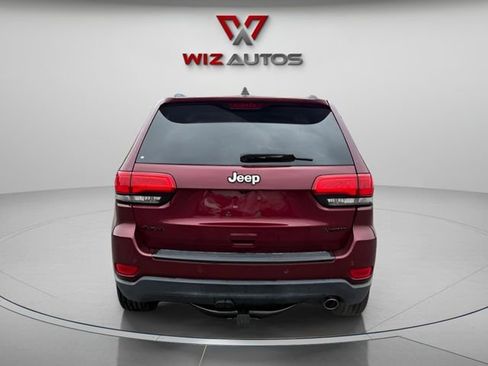 Used 2017 Jeep Grand Cherokee Limited AWD/4WD image 4