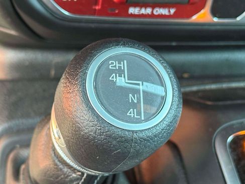 Used 2025 Jeep Wrangler Unlimited Sport AWD/4WD image 25
