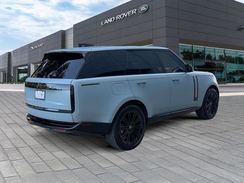 Certified 2025 Land Rover Range Rover SE AWD/4WD image 5