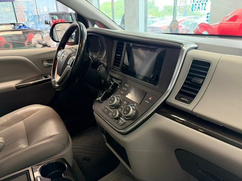 Used 2016 Toyota Sienna XLE w/ XLE Navigation Package AWD/4WD image 50