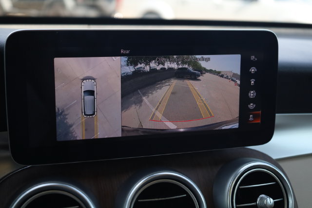 Used 2021 Mercedes-Benz GLC 300 4MATIC w/ Multimedia Package image 19