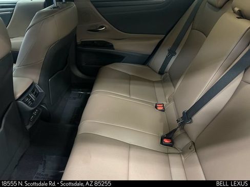 Used 2025 Lexus ES 300h w/ Premium Package FWD image 12