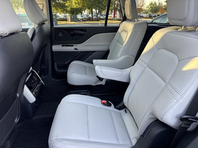 Used 2026 Lincoln Aviator AWD image 14