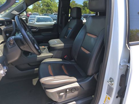 Used 2025 GMC Sierra 2500 AT4 w/ AT4 Premium Plus Package AWD/4WD image 11