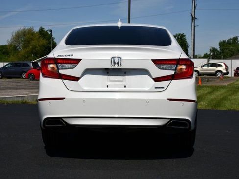 Used 2018 Honda Accord Touring image 6