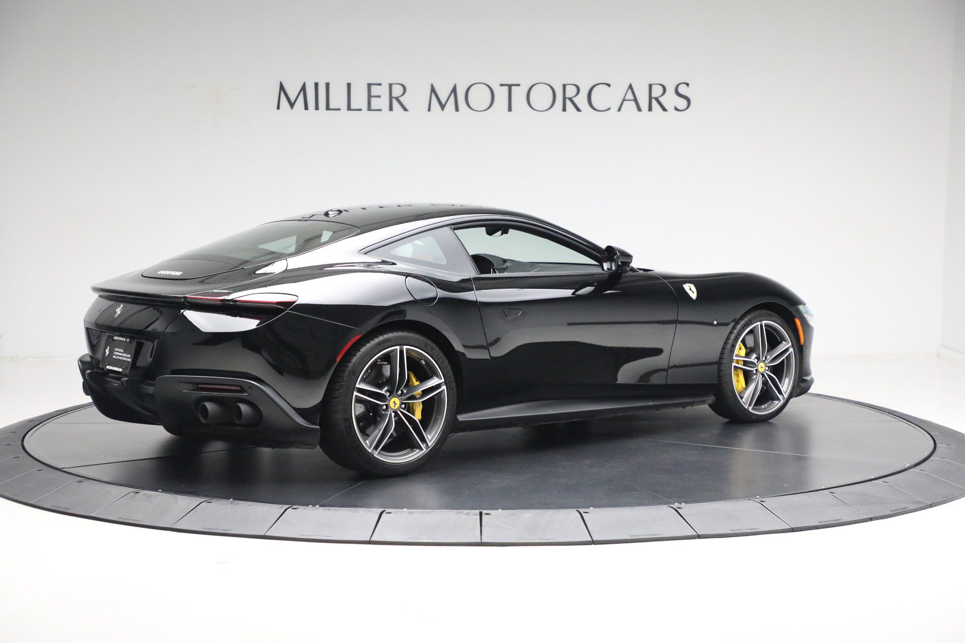 Certified 2021 Ferrari Roma RWD image 8