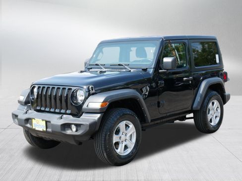 Used 2022 Jeep Wrangler Sport AWD/4WD image 3