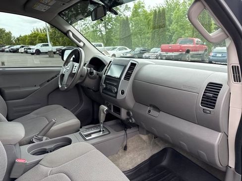 Used 2016 Nissan Frontier SV AWD/4WD image 24