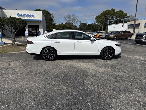 Certified 2025 Honda Accord Touring image 4