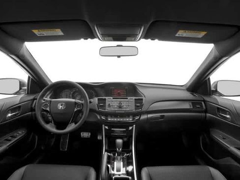 Used 2017 Honda Accord Sport image 8