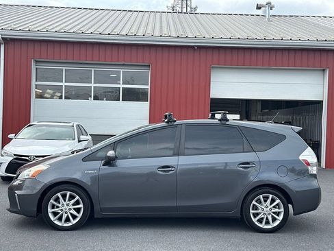 Used 2012 Toyota Prius V Five image 6