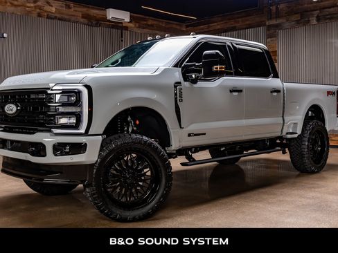 Used 2026 Ford F250 Platinum w/ Platinum Plus Package AWD/4WD image 9
