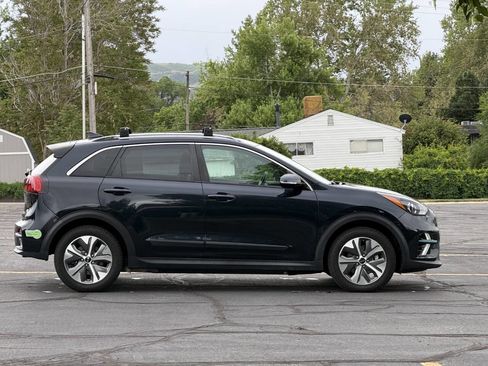 Used 2020 Kia Niro EX Premium FWD image 4