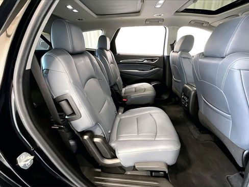 Used 2021 Buick Enclave Essence w/ Sound and Sites Package image 20