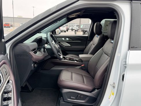 New 2026 Ford Explorer Platinum image 24