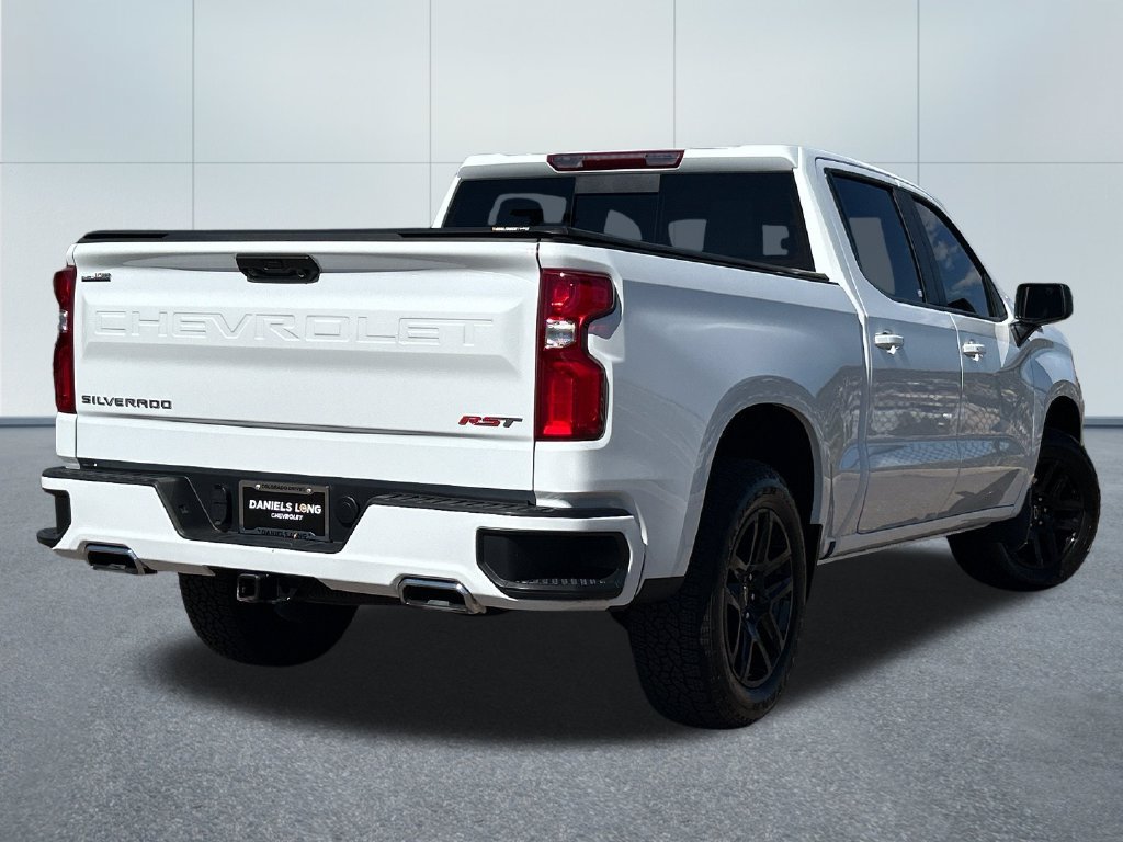 Used 2025 Chevrolet Silverado 1500 RST AWD/4WD image 2