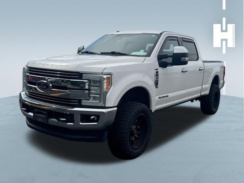 Used 2018 Ford F250 Lariat w/ Lariat Ultimate Package AWD/4WD image 3