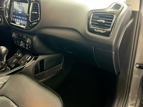 Used 2020 Jeep Compass Limited AWD/4WD image 33